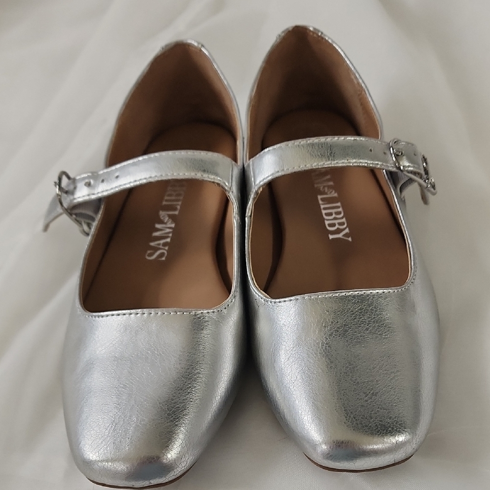 Sam & Libby Silver Metallic Flats Size 6.5